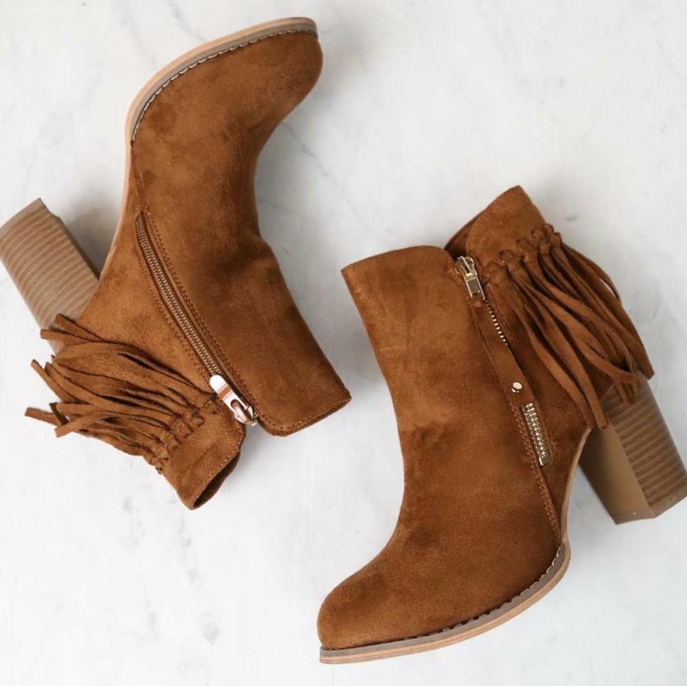 𝙇𝙖𝙨𝙩 𝙎𝙞𝙯 5.5 🍂🖤Fringe Cowgirl Chunky Heeled Boot